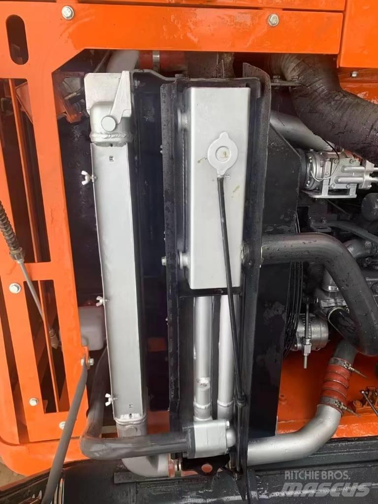 Doosan DX300LC-9C Pásové rýpadlá