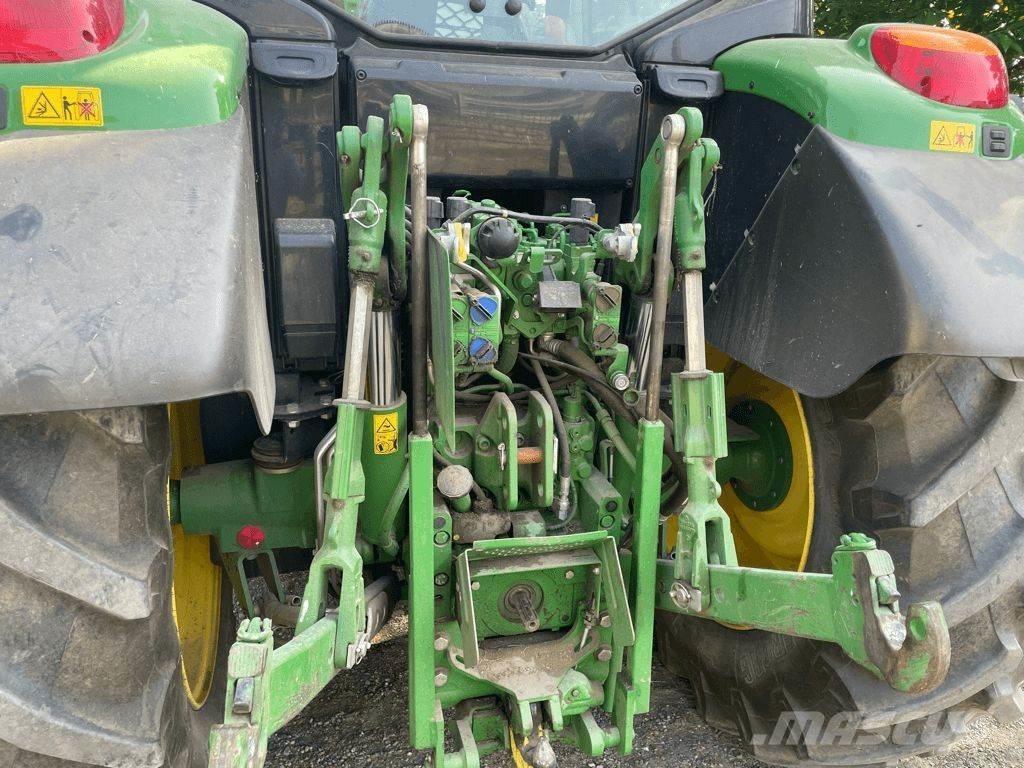 John Deere 6120 M Traktory