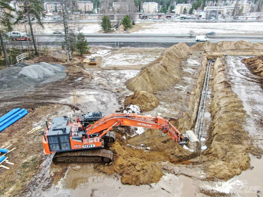Hitachi ZX530LCH-7 Pásové rýpadlá