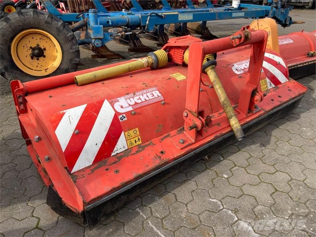 Dücker UM 27 Stroje na zber krmovín-príslušenstvo