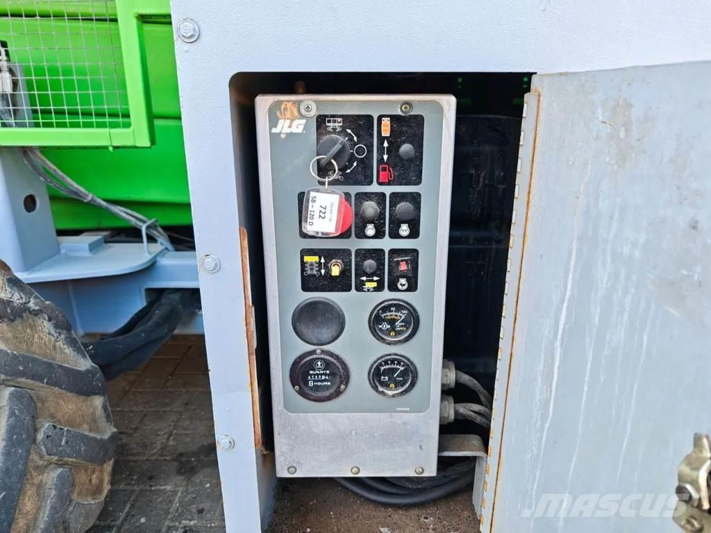 JLG 33 RTS Nožnicové zdvíhacie plošiny