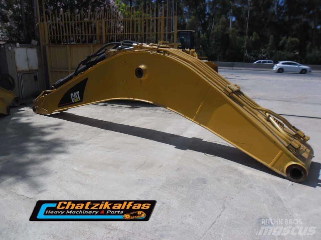 CAT BOOM 330C Výložníky a lyžice