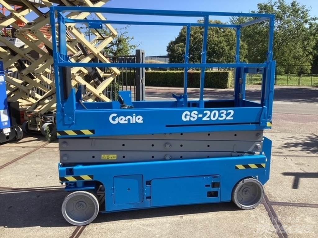 Genie GS2032 Nožnicové zdvíhacie plošiny