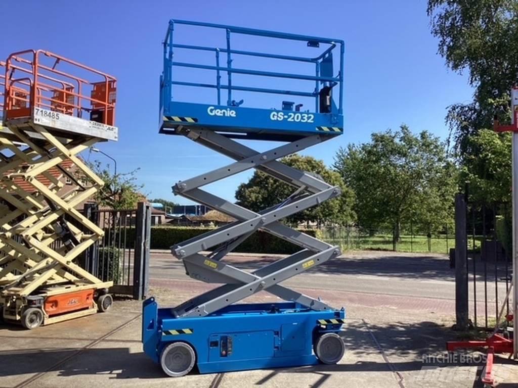 Genie GS2032 Nožnicové zdvíhacie plošiny