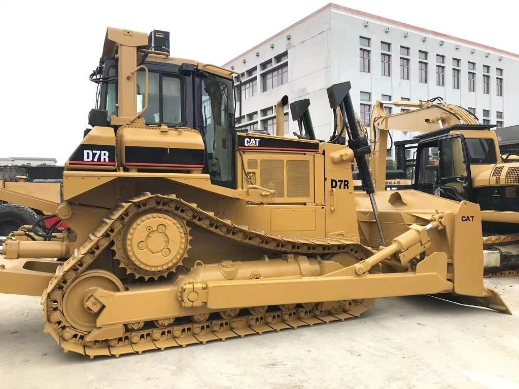 CAT D 7 R Pásové dozéry