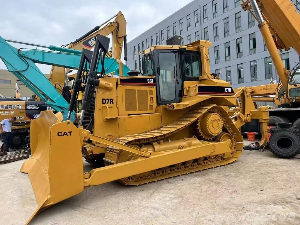 CAT D 7 R Pásové dozéry