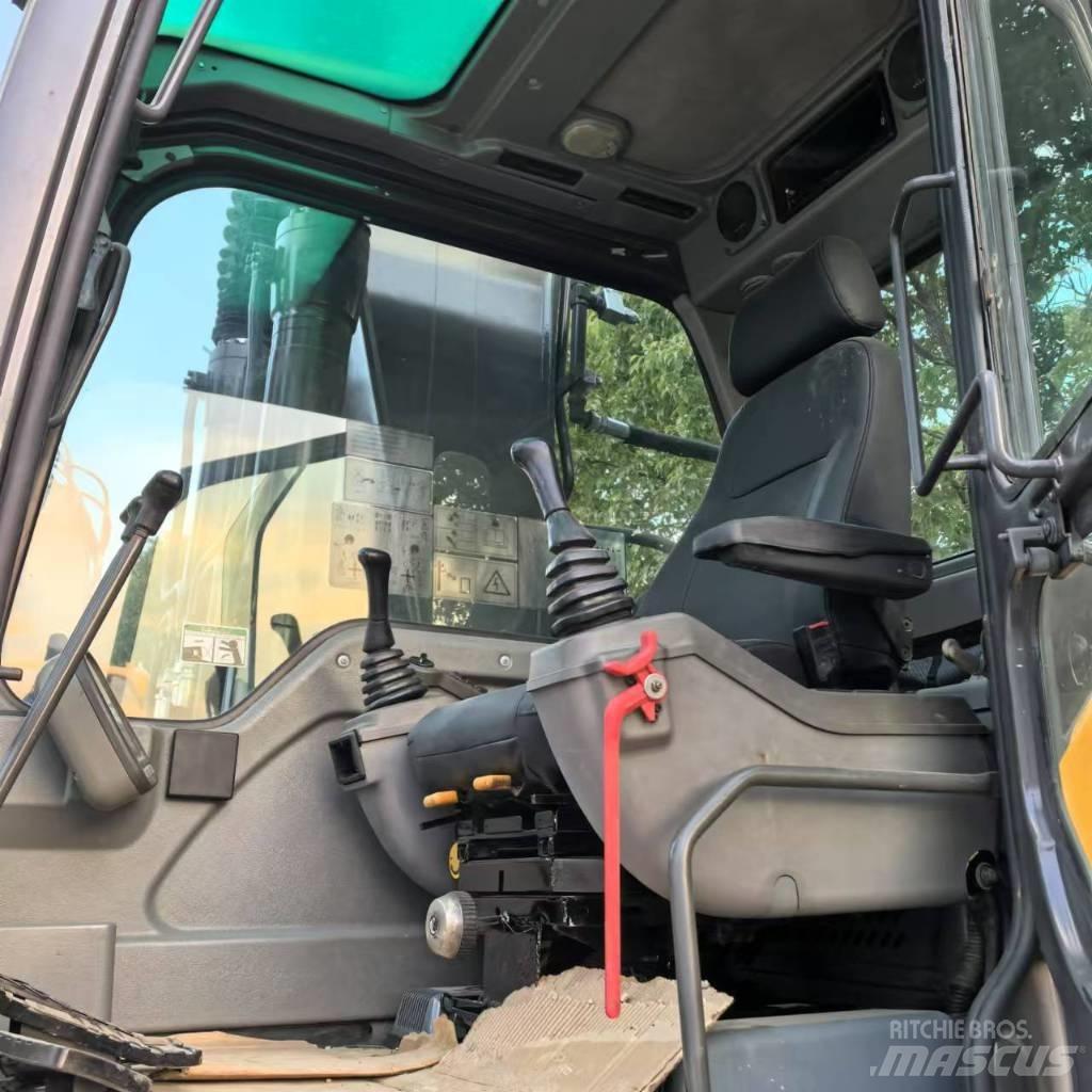 Volvo EC 210 D Midi rýpadlá 7 t - 12 t