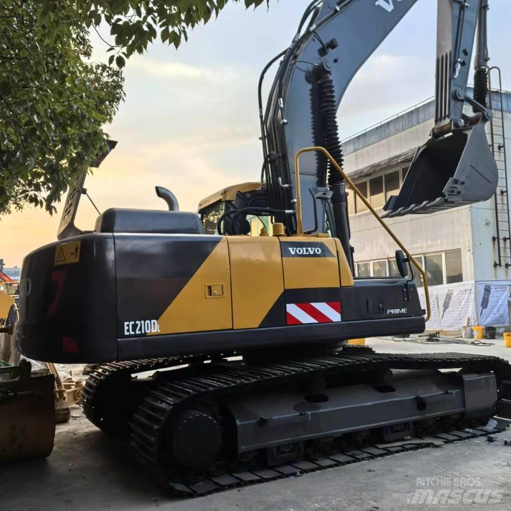 Volvo EC 210 D Midi rýpadlá 7 t - 12 t