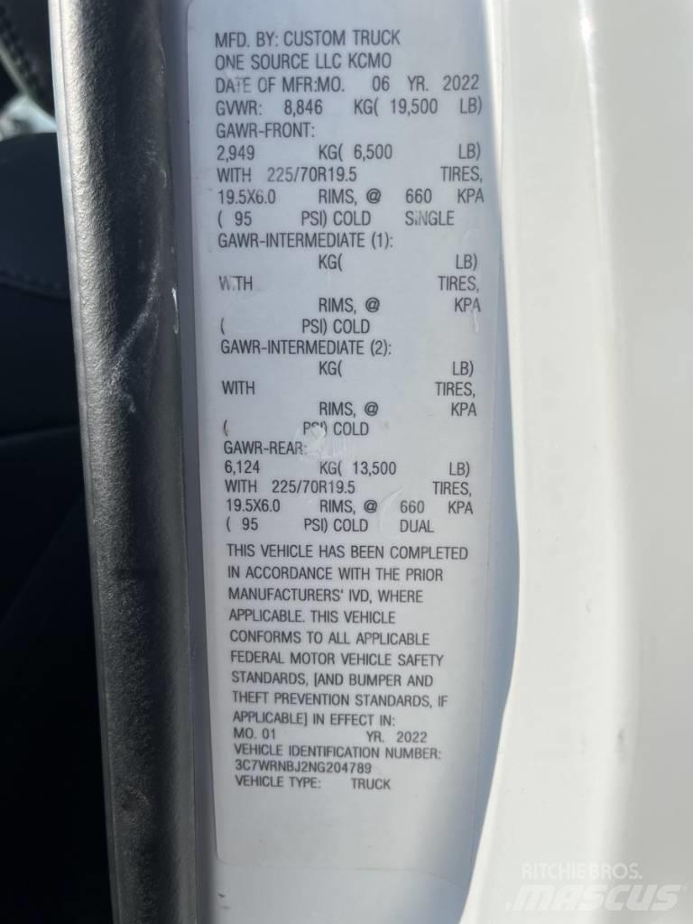 RAM 5500 Plošinové nákladné automobily/nákladné automobily so sklápacími bočnicami