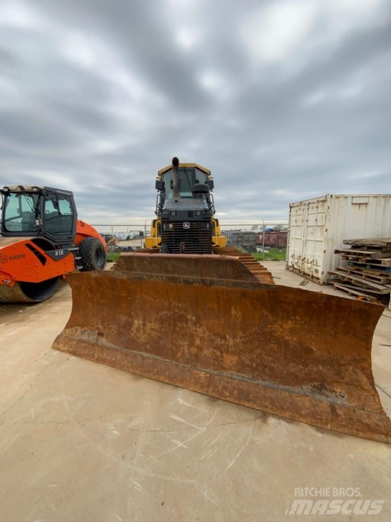 DEERE 750K Pásové dozéry