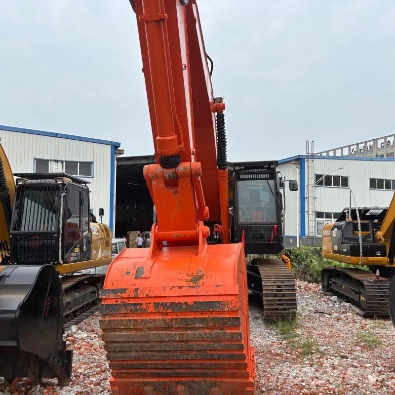 Hitachi ZX 350 Pásové rýpadlá