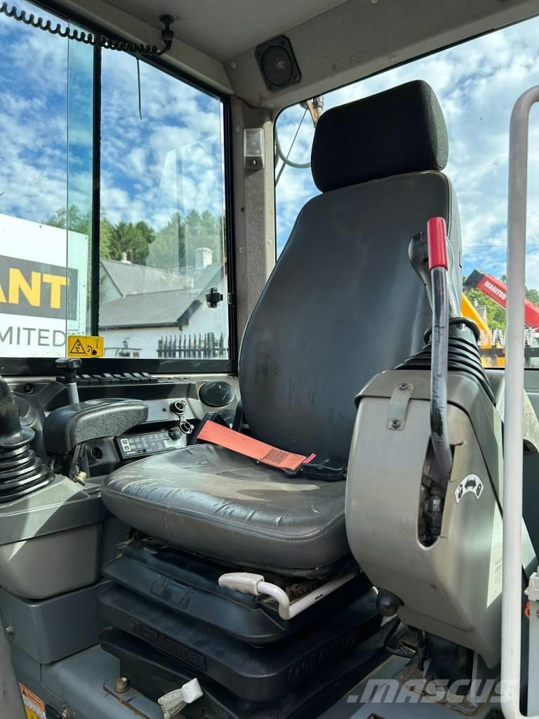 Takeuchi TB 230 Mini rýpadlá < 7t