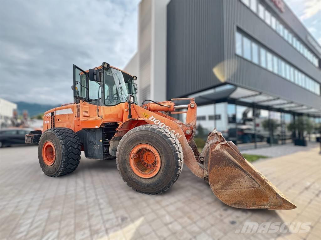 Doosan DL 300 Kolesové nakladače