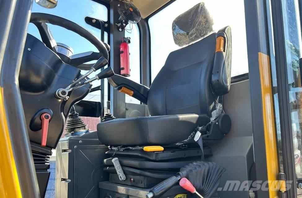  SZM 928 Kolesové nakladače