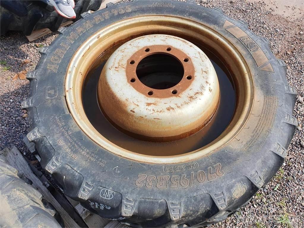 BKT 270/95R32 x2 Pneumatiky, kolesá a ráfiky