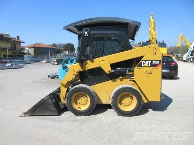 CAT 226 D Šmykom riadené nakladače