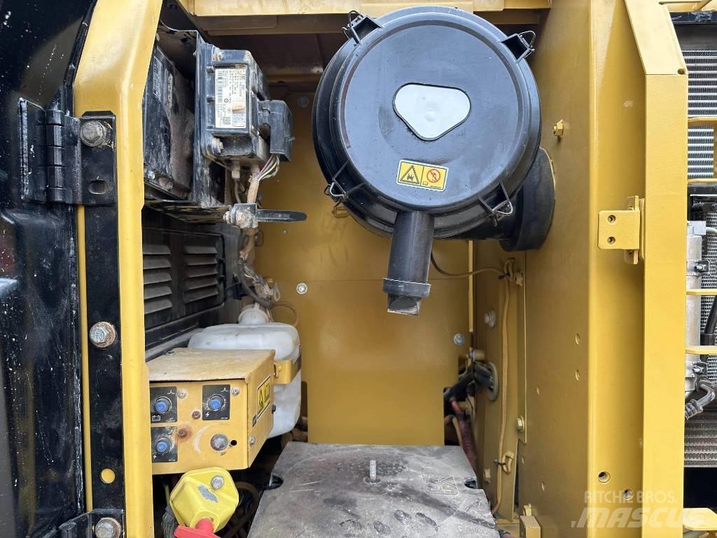CAT 320D Pásové rýpadlá