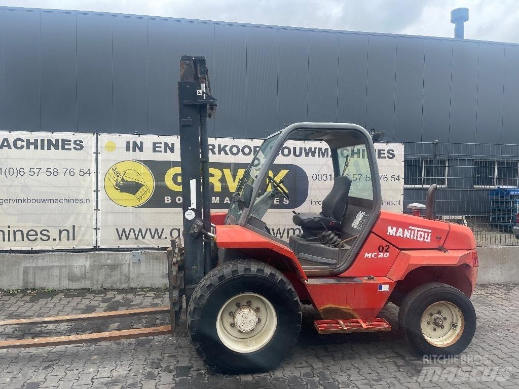 Manitou MC 30 Terénne vysokozdvižné vozíky