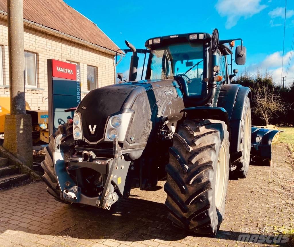 Valtra T 203 Traktory