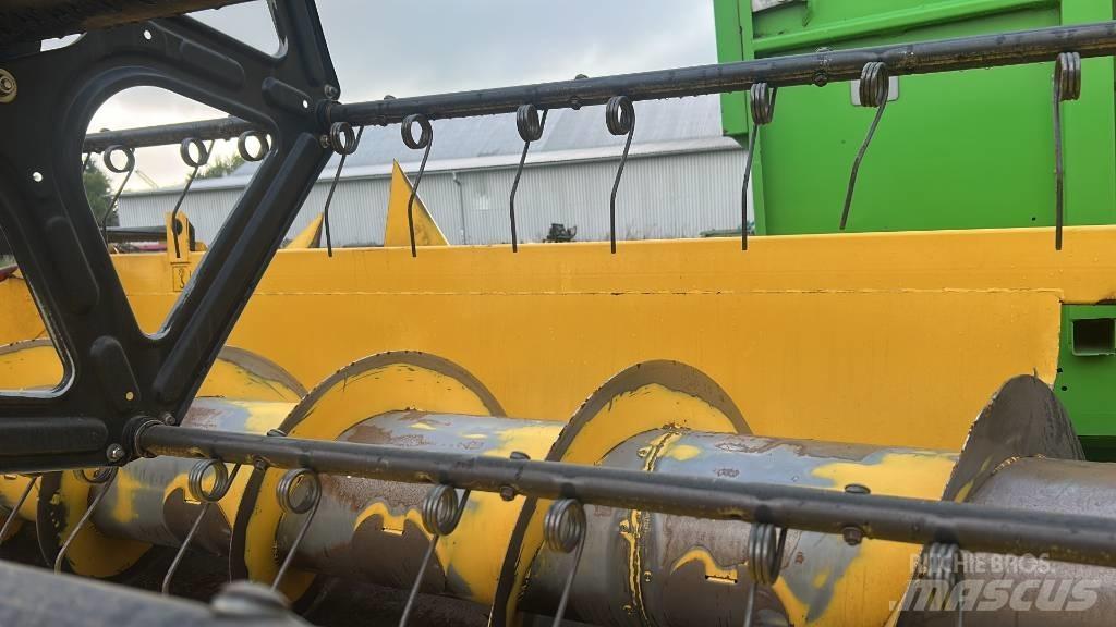 New Holland CSX 7080 Kombinované zberacie stroje