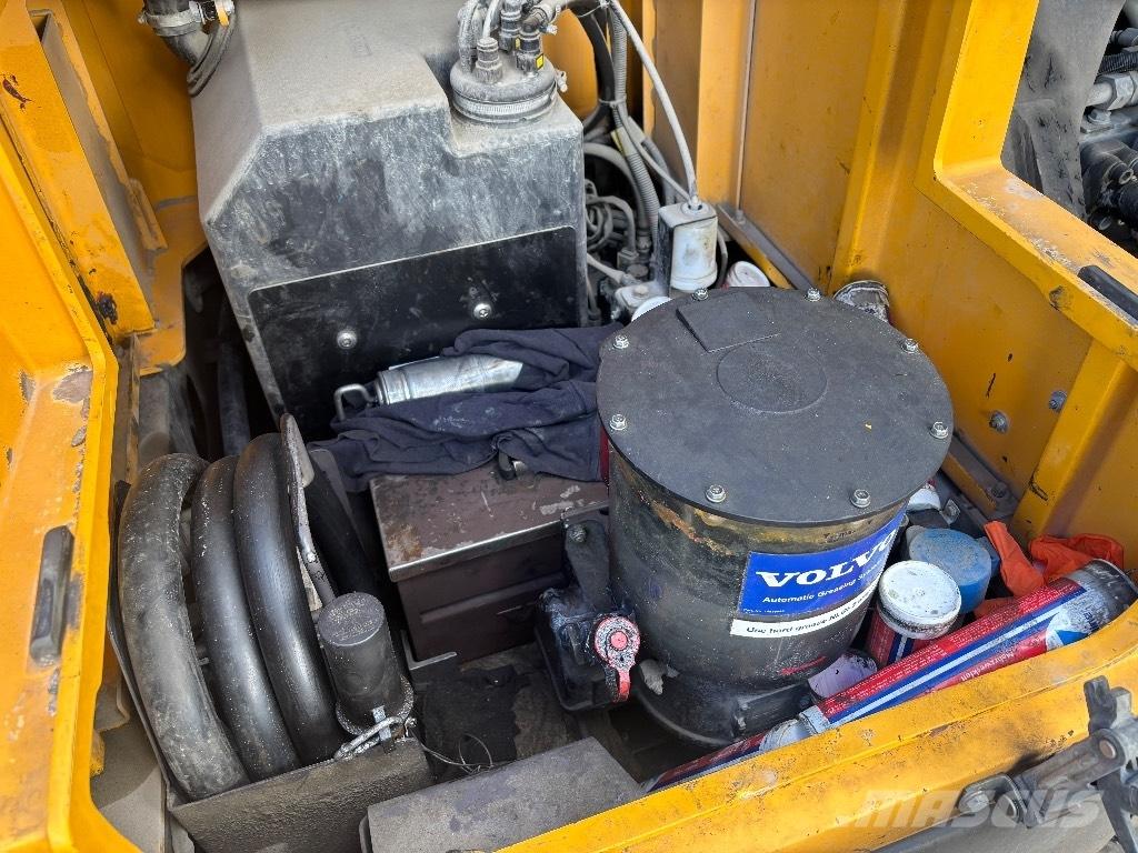 Volvo EC 380 EL Pásové rýpadlá