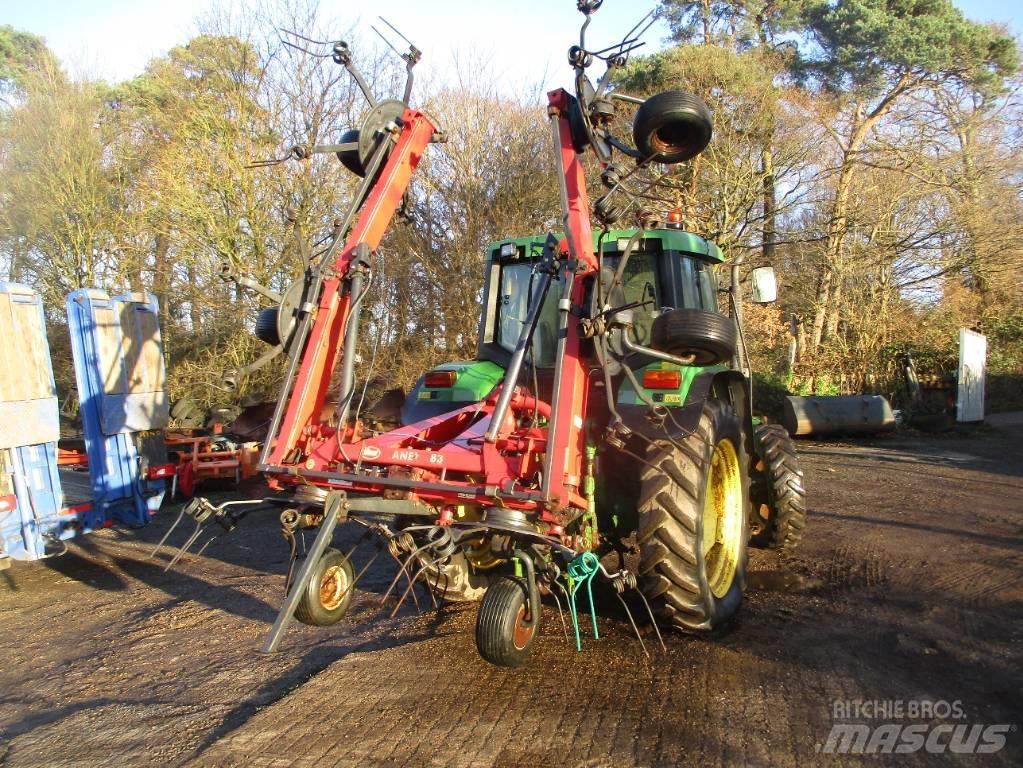Kverneland Fanex 683 Obracače a zhrabovače sena