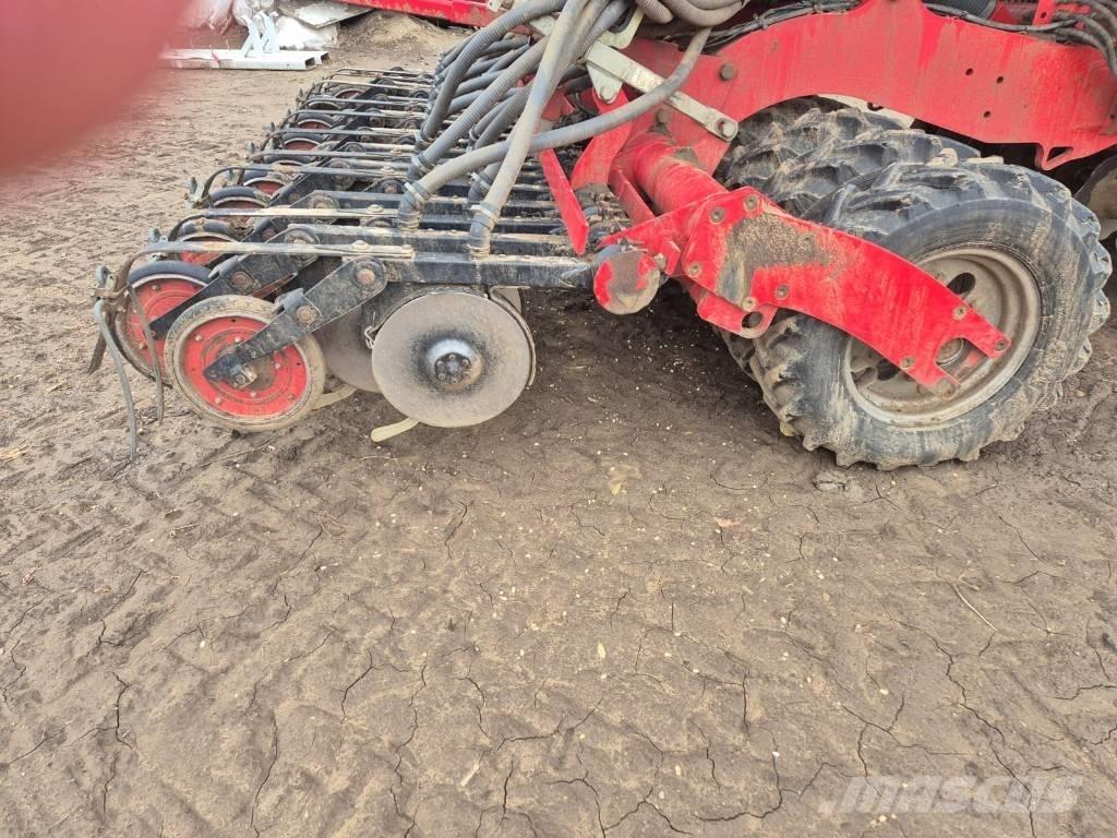 Horsch Pronto 6 DC Kombinované sejačky