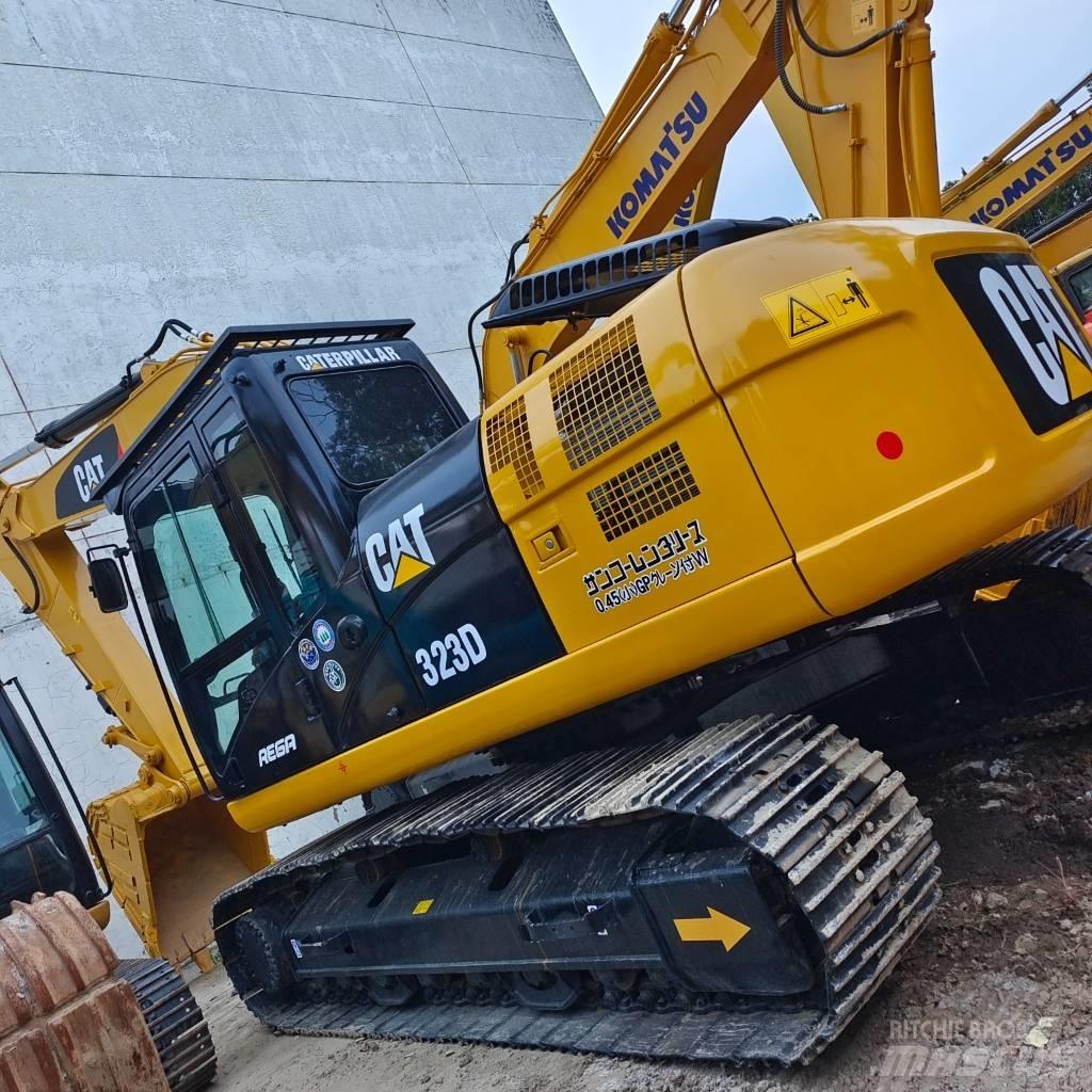 CAT 323 D Pásové rýpadlá