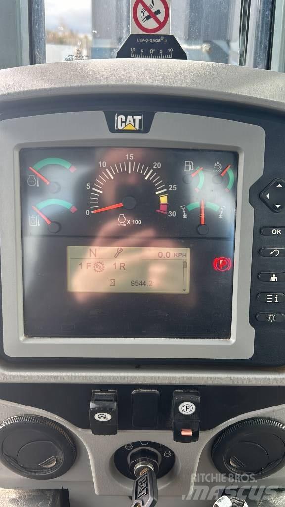 CAT 140 M Grejdery