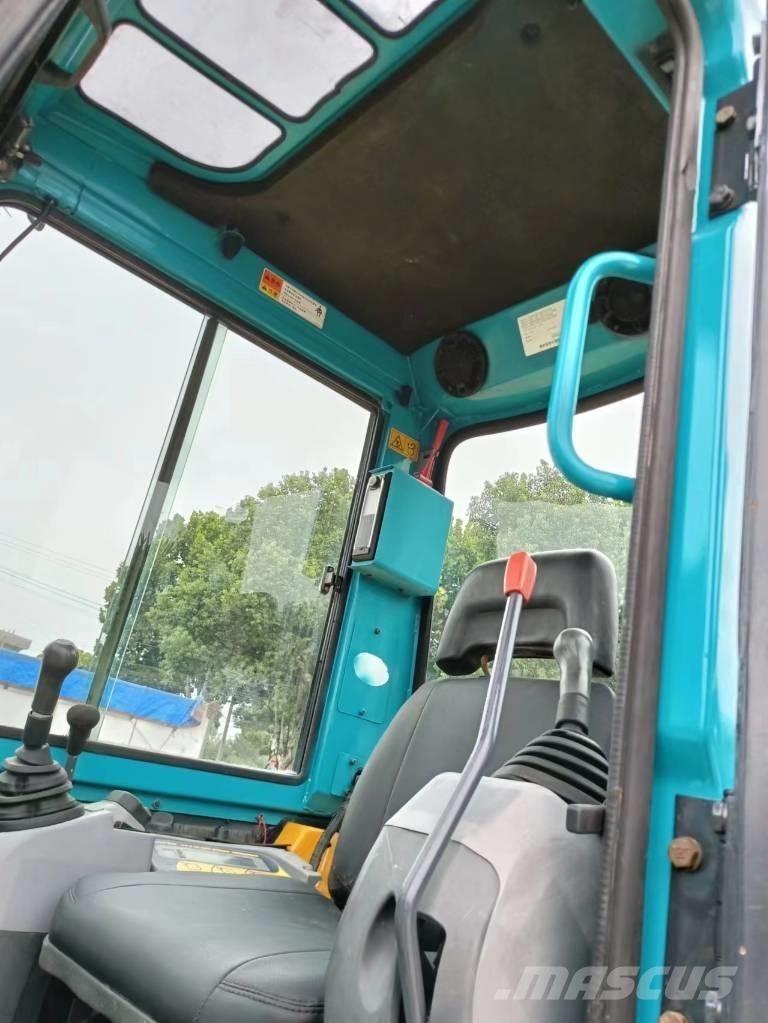 Kubota 155 Pásové rýpadlá