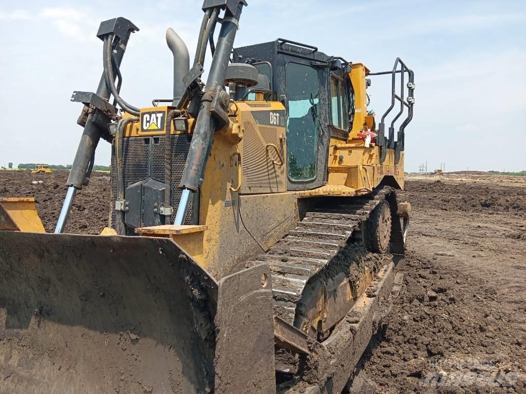CAT D 6 T XL Pásové dozéry