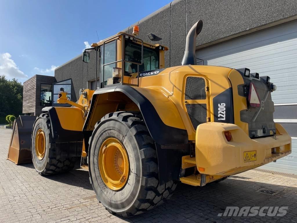 Volvo L220G Kolesové nakladače