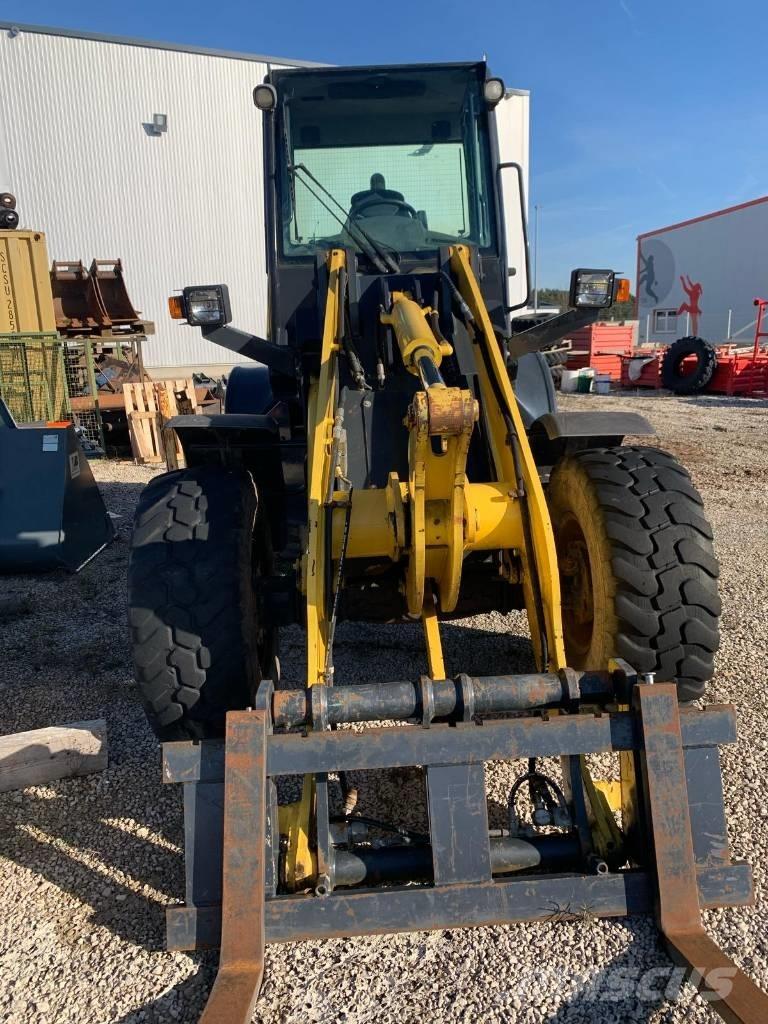 Komatsu WA 90-6 Kolesové nakladače