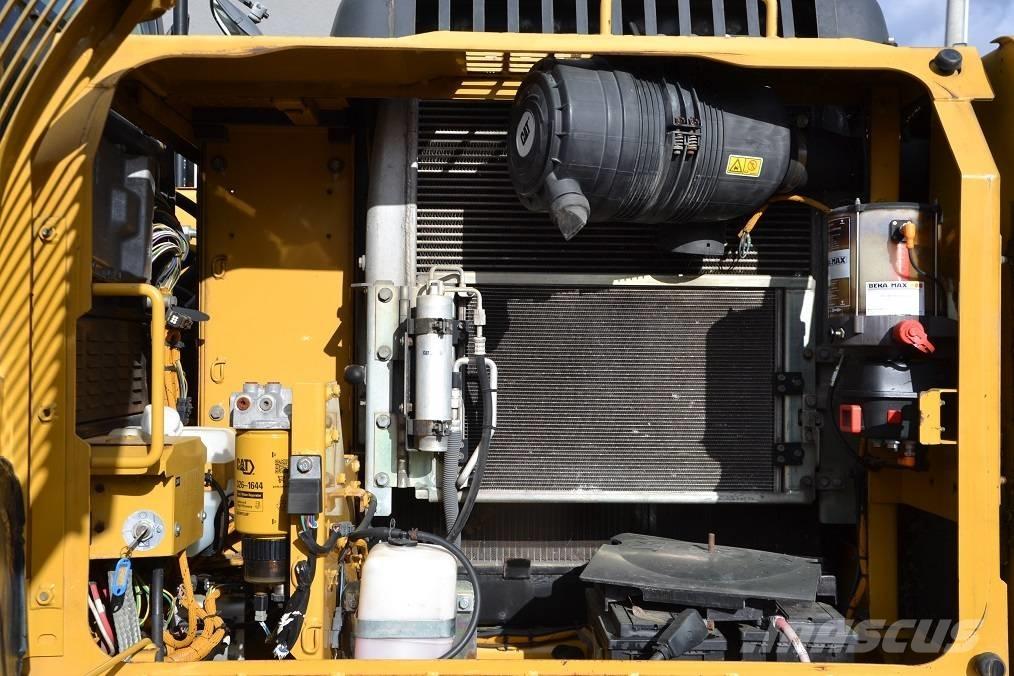 CAT 319 D L Pásové rýpadlá