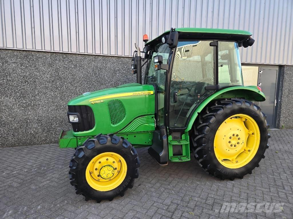 John Deere 5080 R Traktory