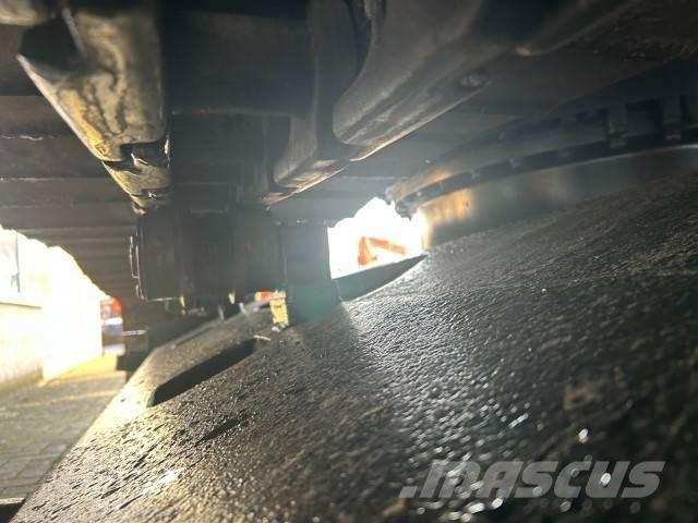 Hitachi ZX 210 LC-5B Pásové rýpadlá