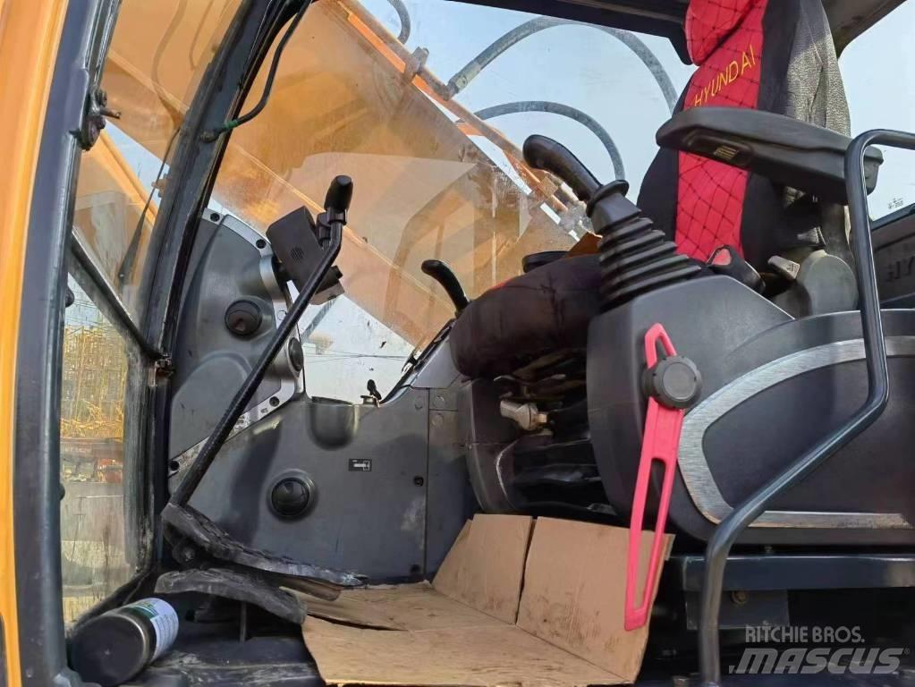 Hyundai 30 L-9 A Pásové rýpadlá