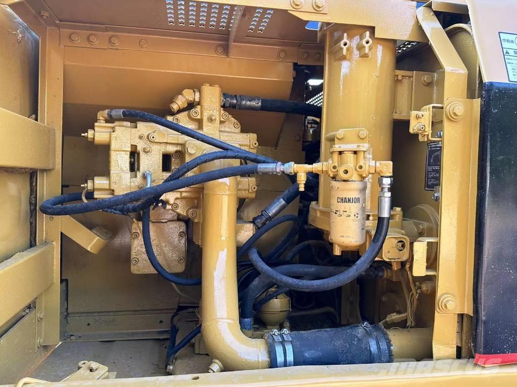 CAT 320 B L Pásové rýpadlá