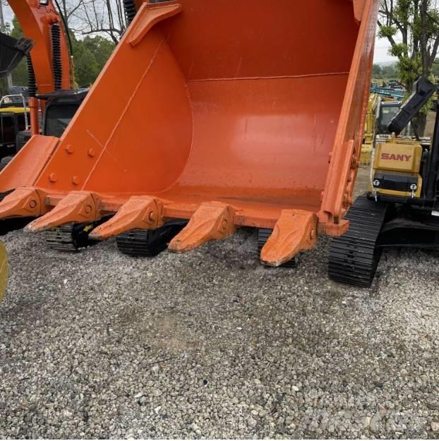 Hitachi ZX200 Pásové rýpadlá