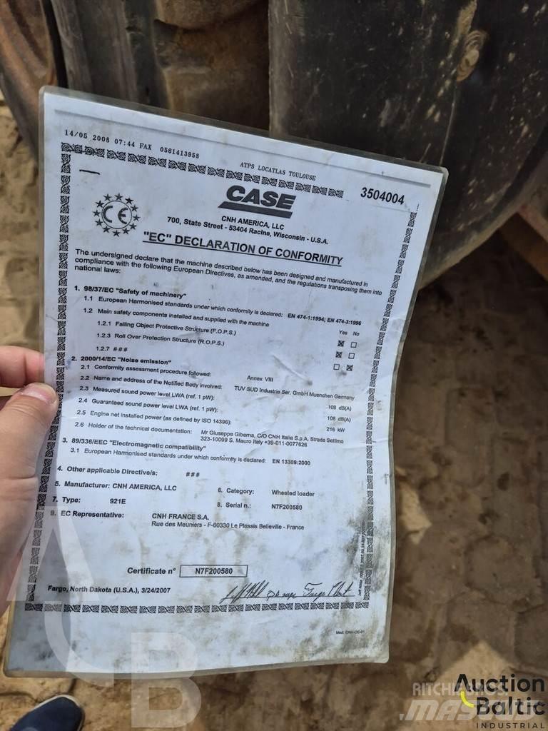 CASE 921 E Kolesové nakladače