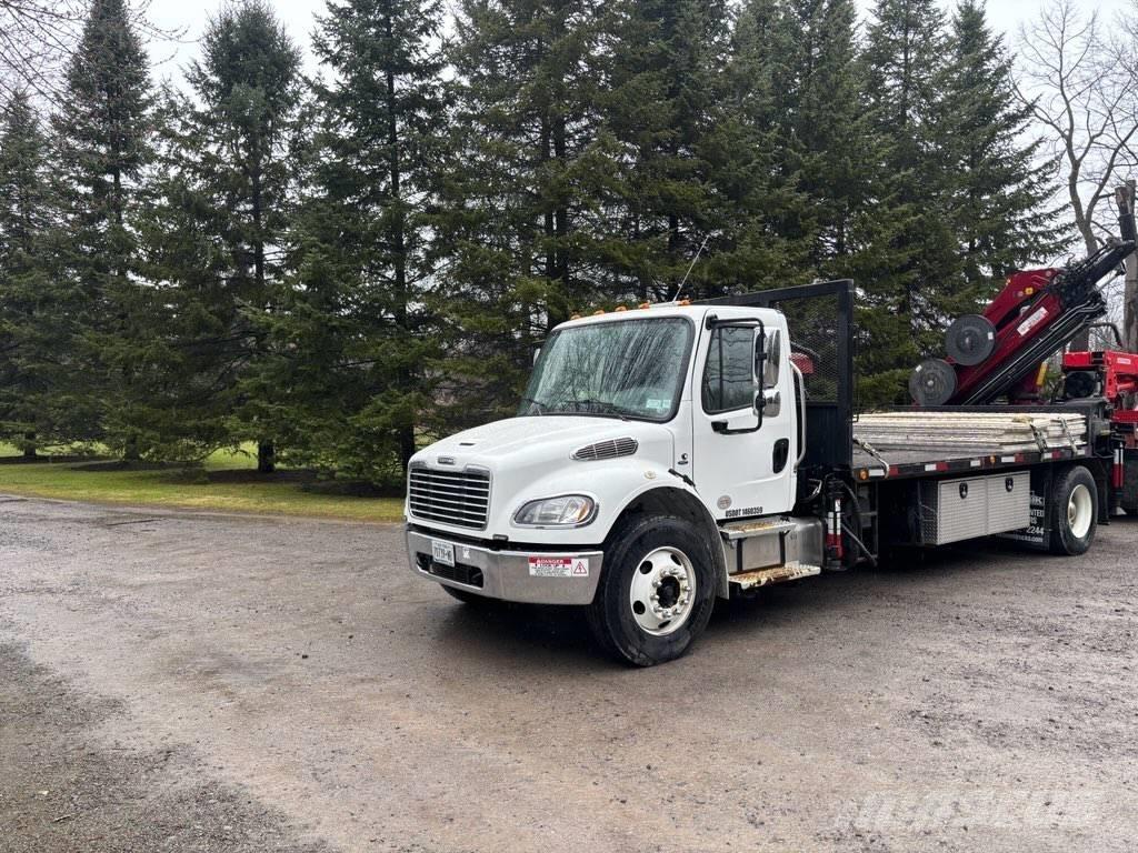 Freightliner M2-106 Pásové žeriavy