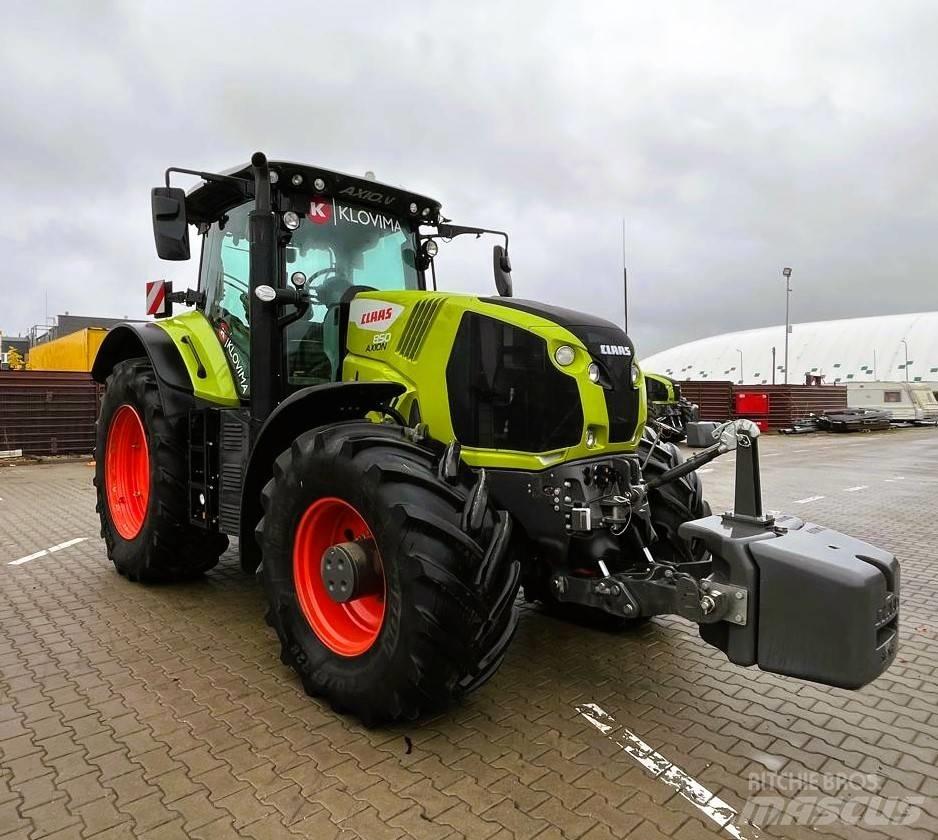 CLAAS Axion 850 Traktory
