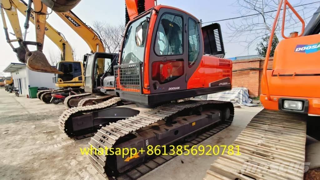 Doosan DX 225 Pásové rýpadlá