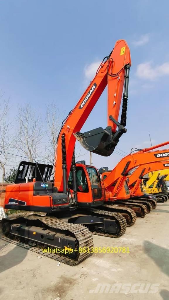 Doosan DX 225 Pásové rýpadlá