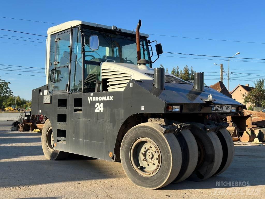 Vibromax W2400 Pneumatikové valce