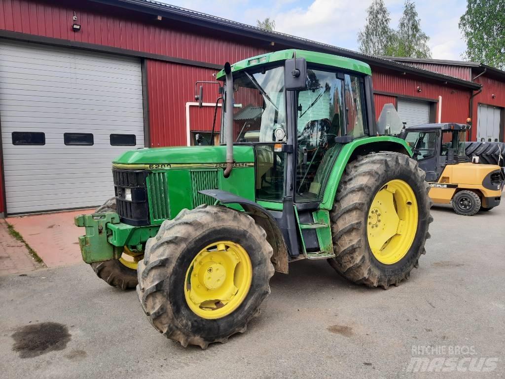 John Deere 6200 Traktory