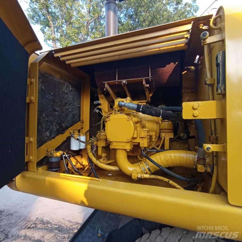Komatsu PC150W-6 Kolesové rýpadlá
