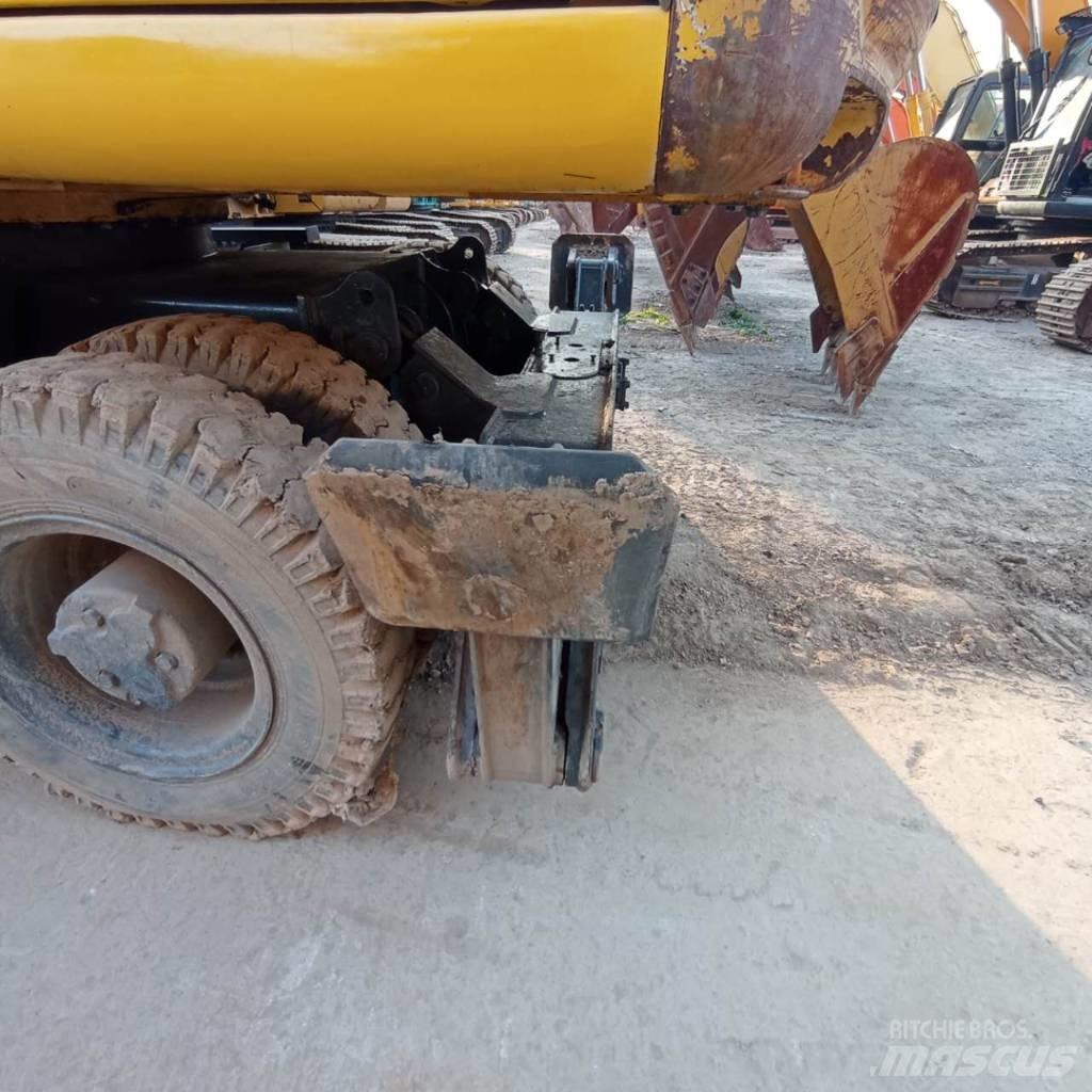 Komatsu PC150W-6 Kolesové rýpadlá