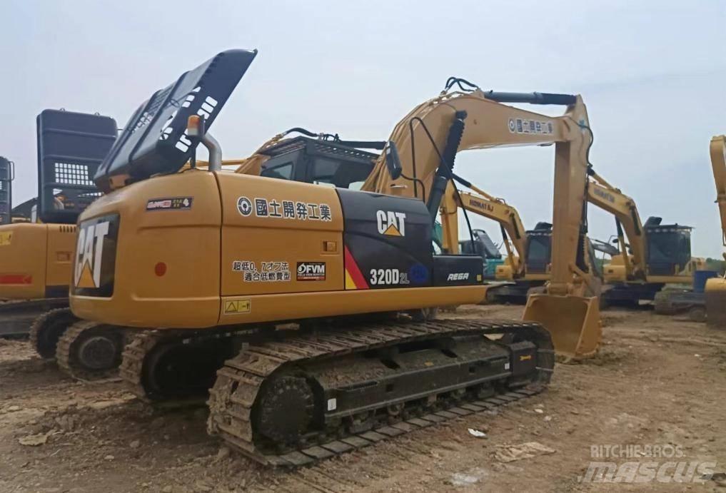 CAT 320 D2L Pásové rýpadlá