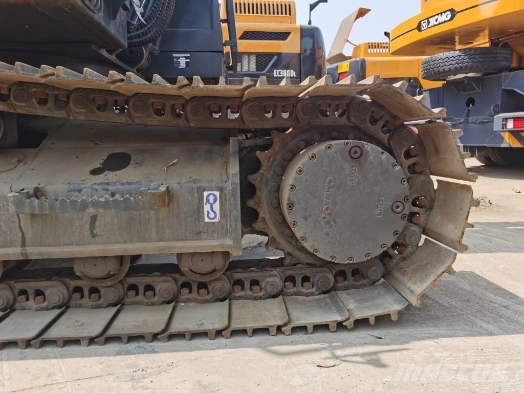 Volvo EC 220 Pásové rýpadlá